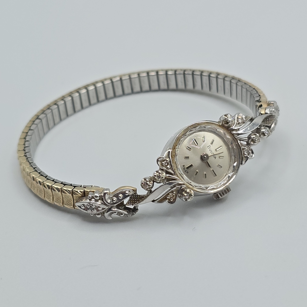 VTG 1971 Bulova Swiss 14K White Gold Case Ladies Watch Diamond Accent Manual